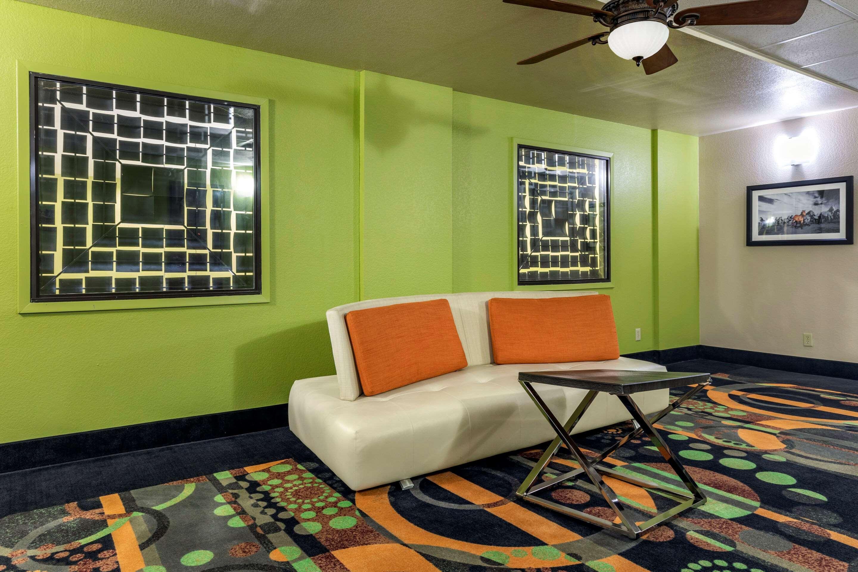 Comfort Inn & Suites Mansfield Exterior photo